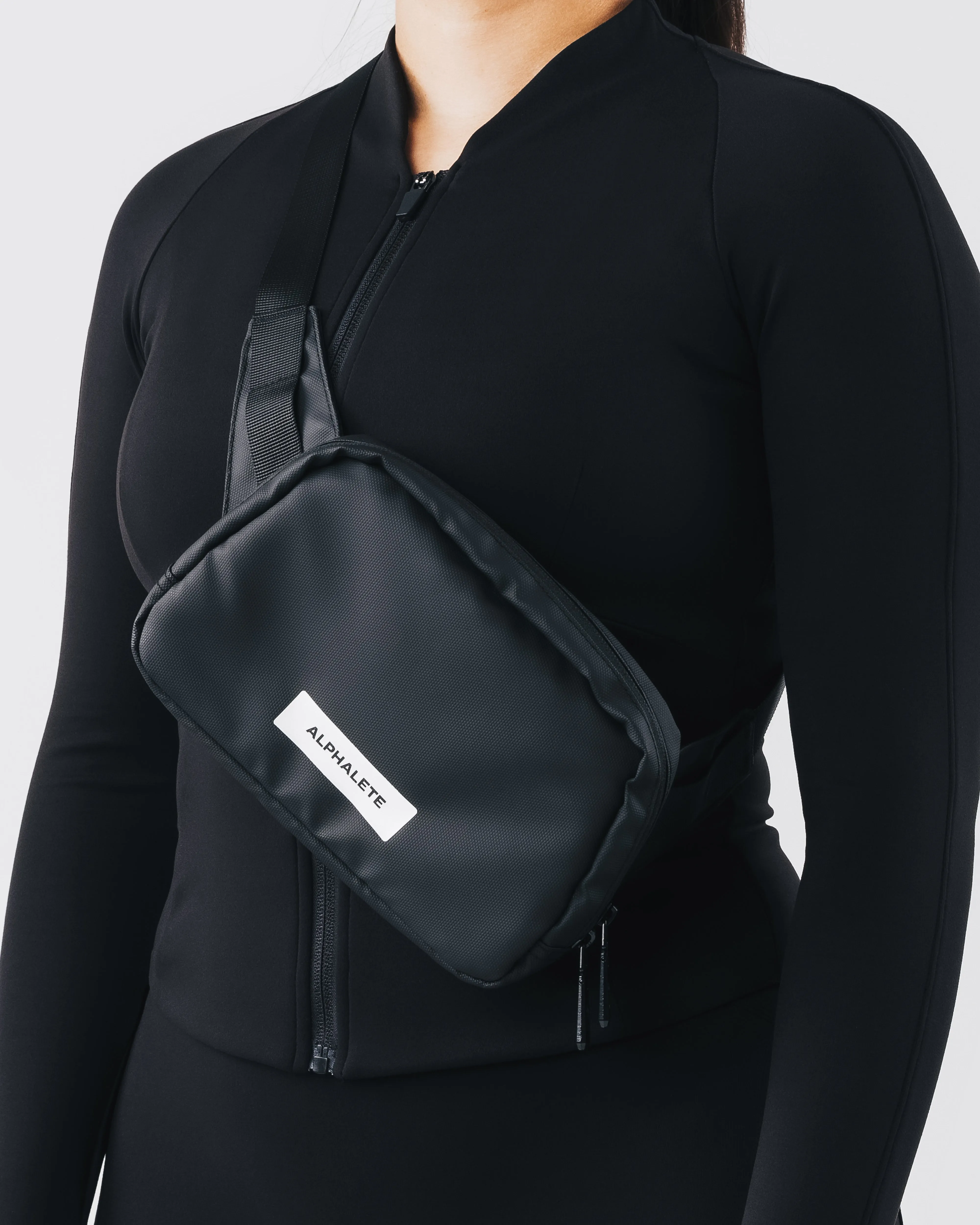 Alphalete Core Crossbody - Black