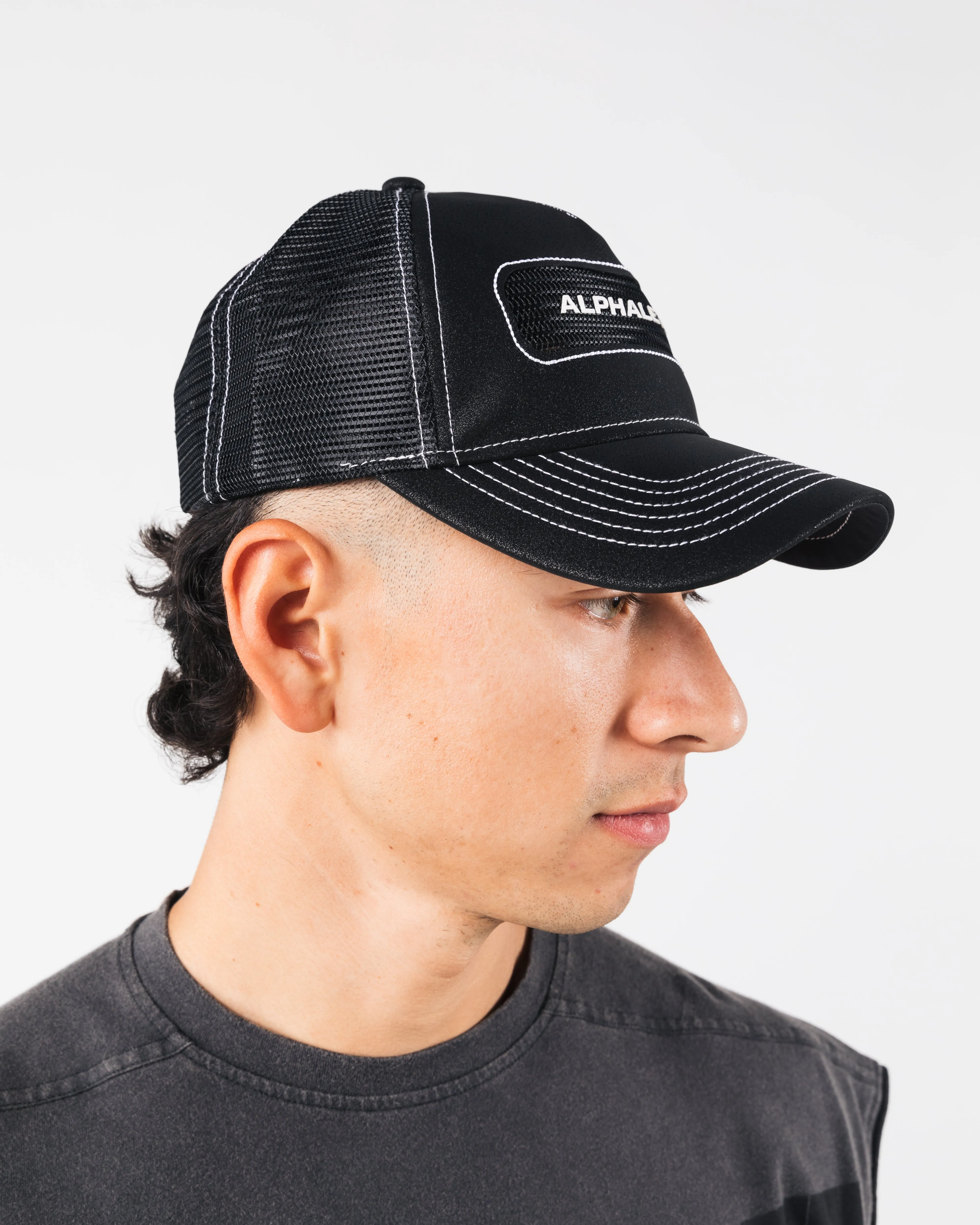Alphalete Core Trucker Hat - Black