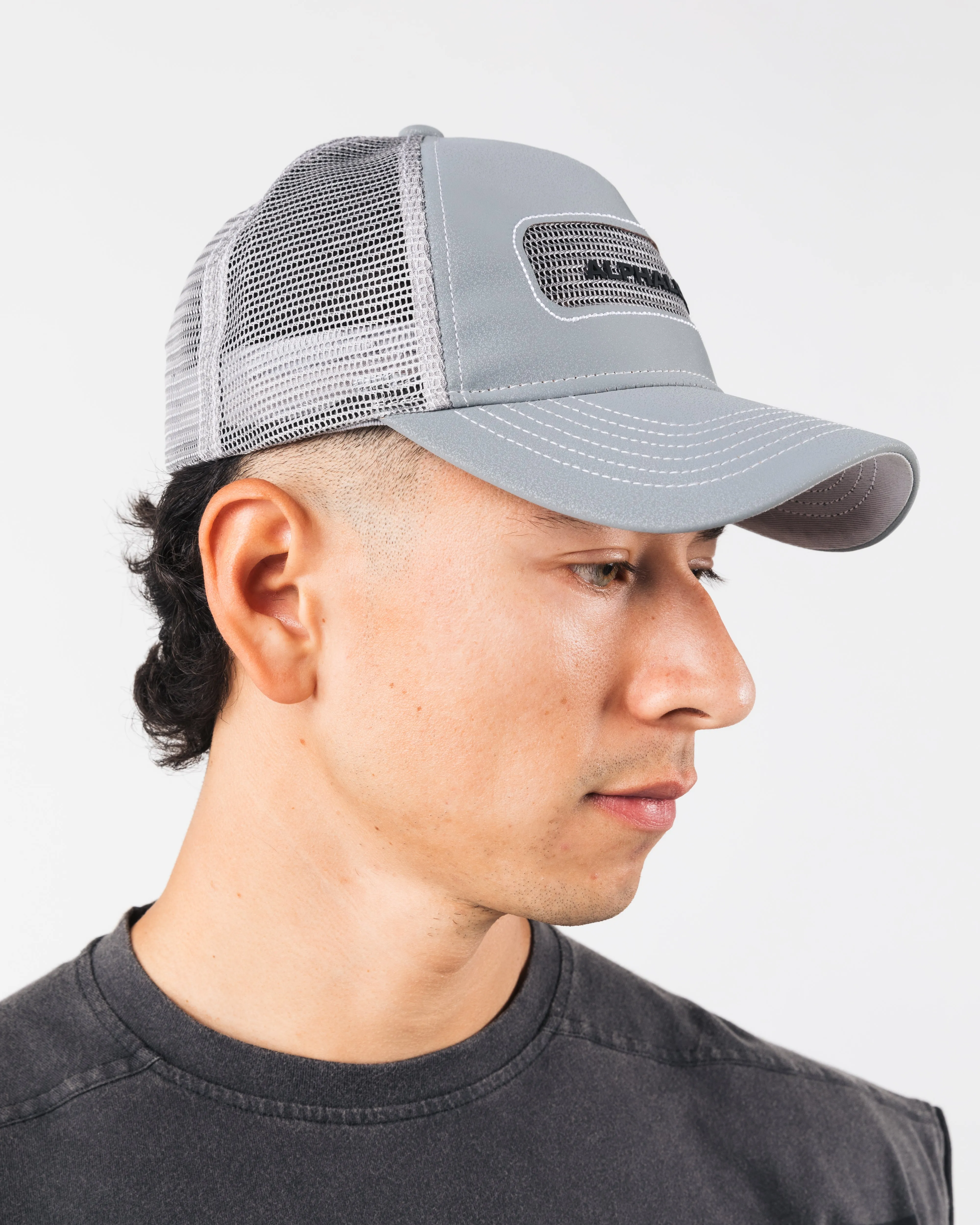 Alphalete Core Trucker Hat - Chrome