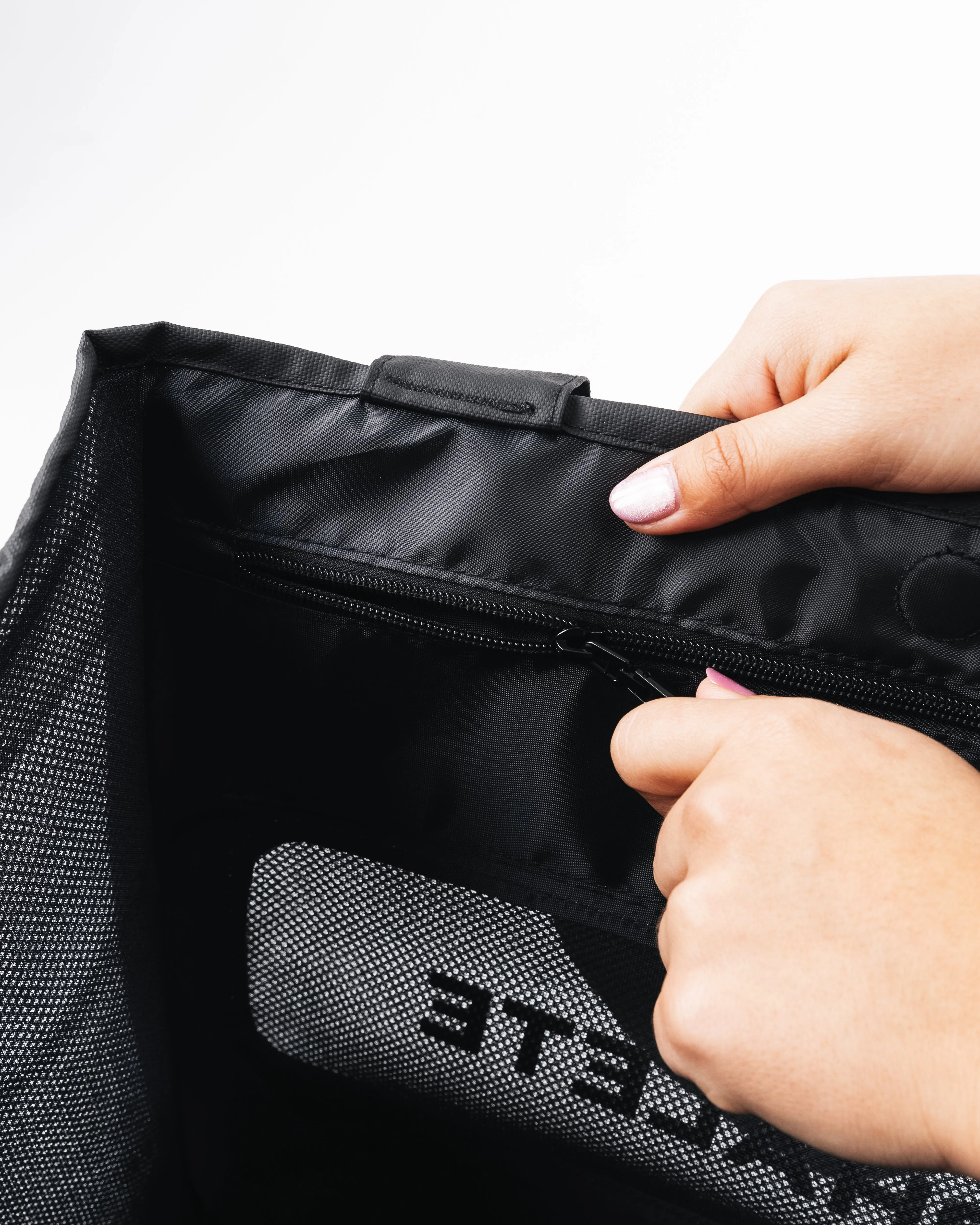 Alphalete Mesh Tote Bag - Black