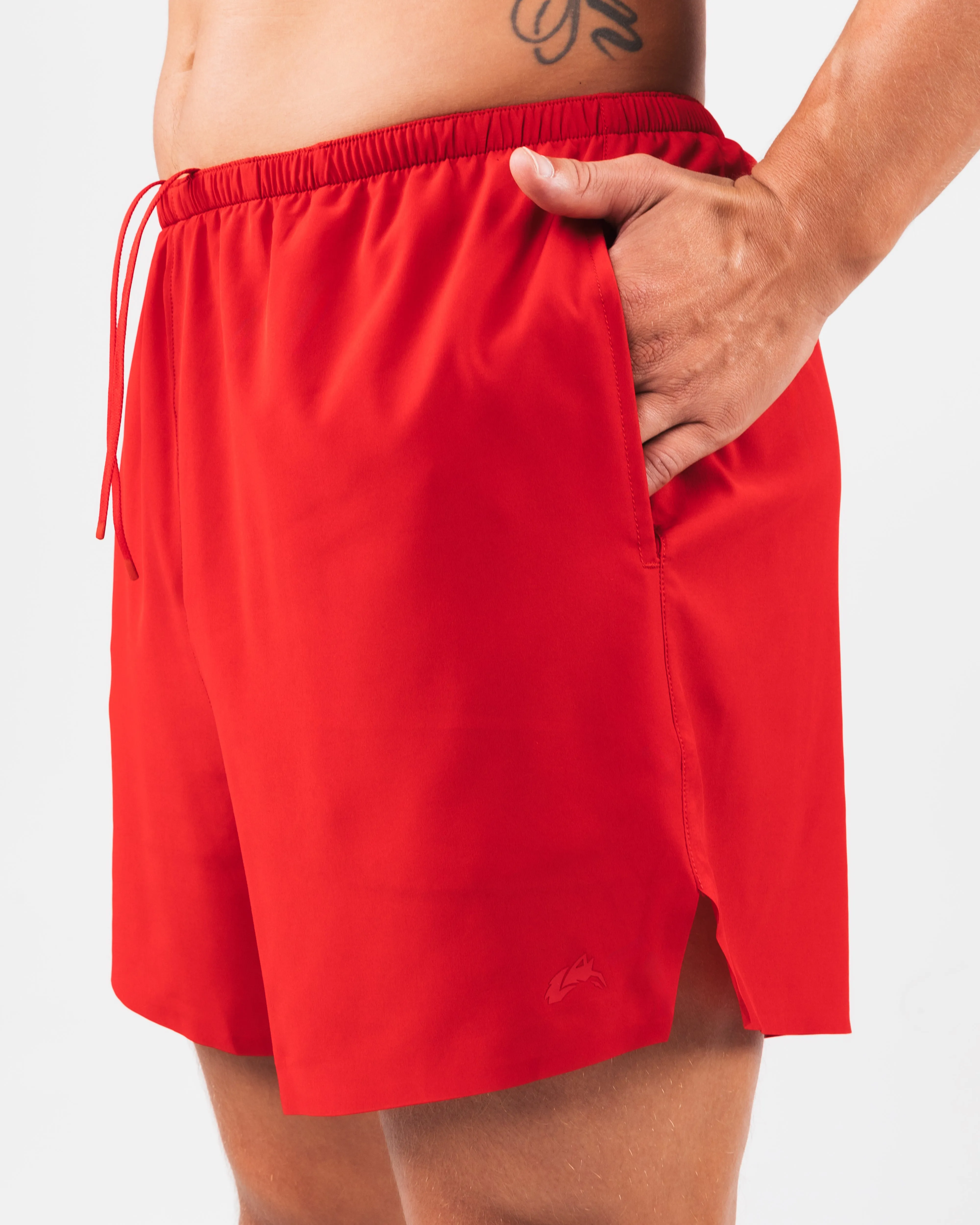 Alphalete Strike Short - Carmine