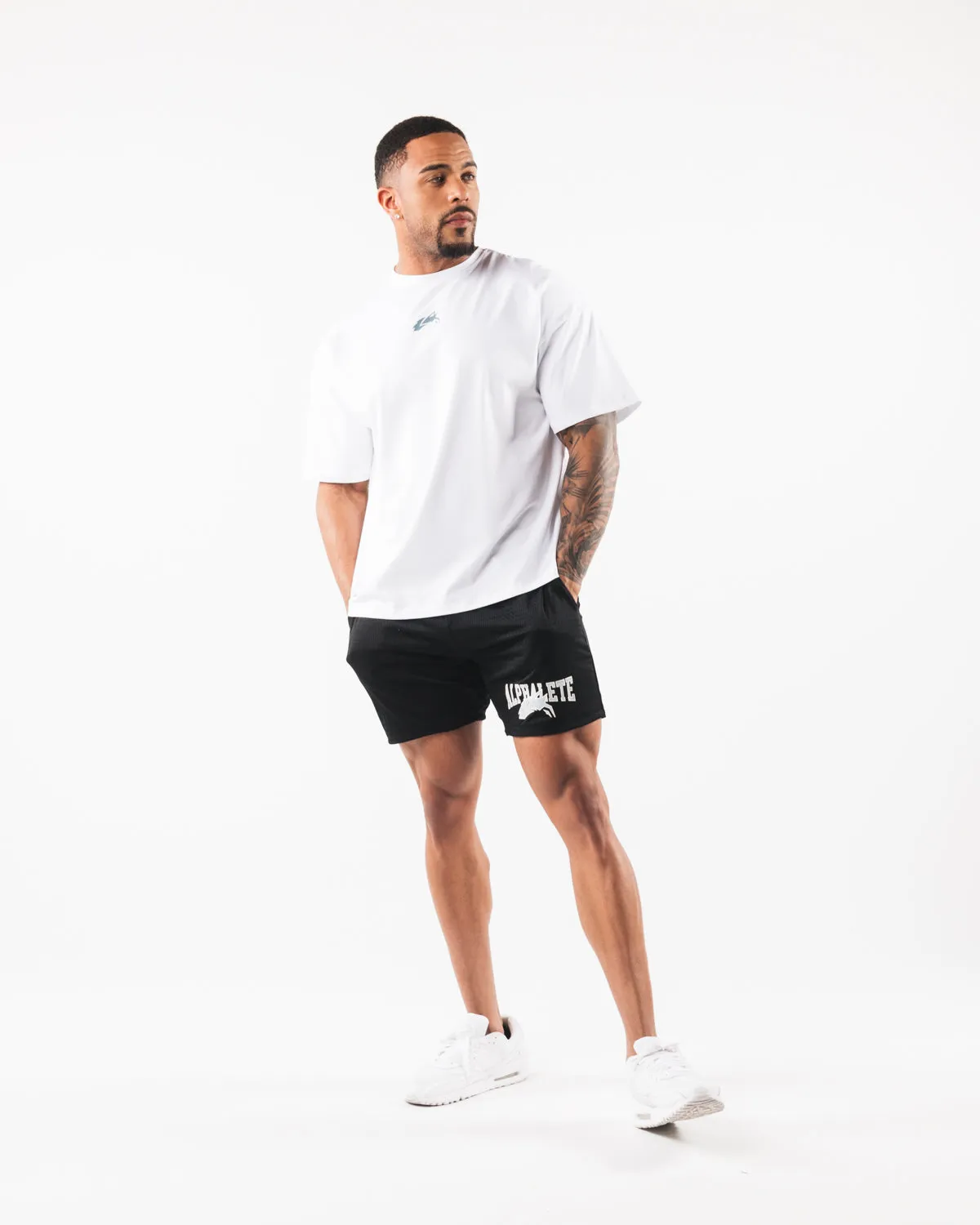 Alphalete Wolf Head Mesh Short 6" - Black
