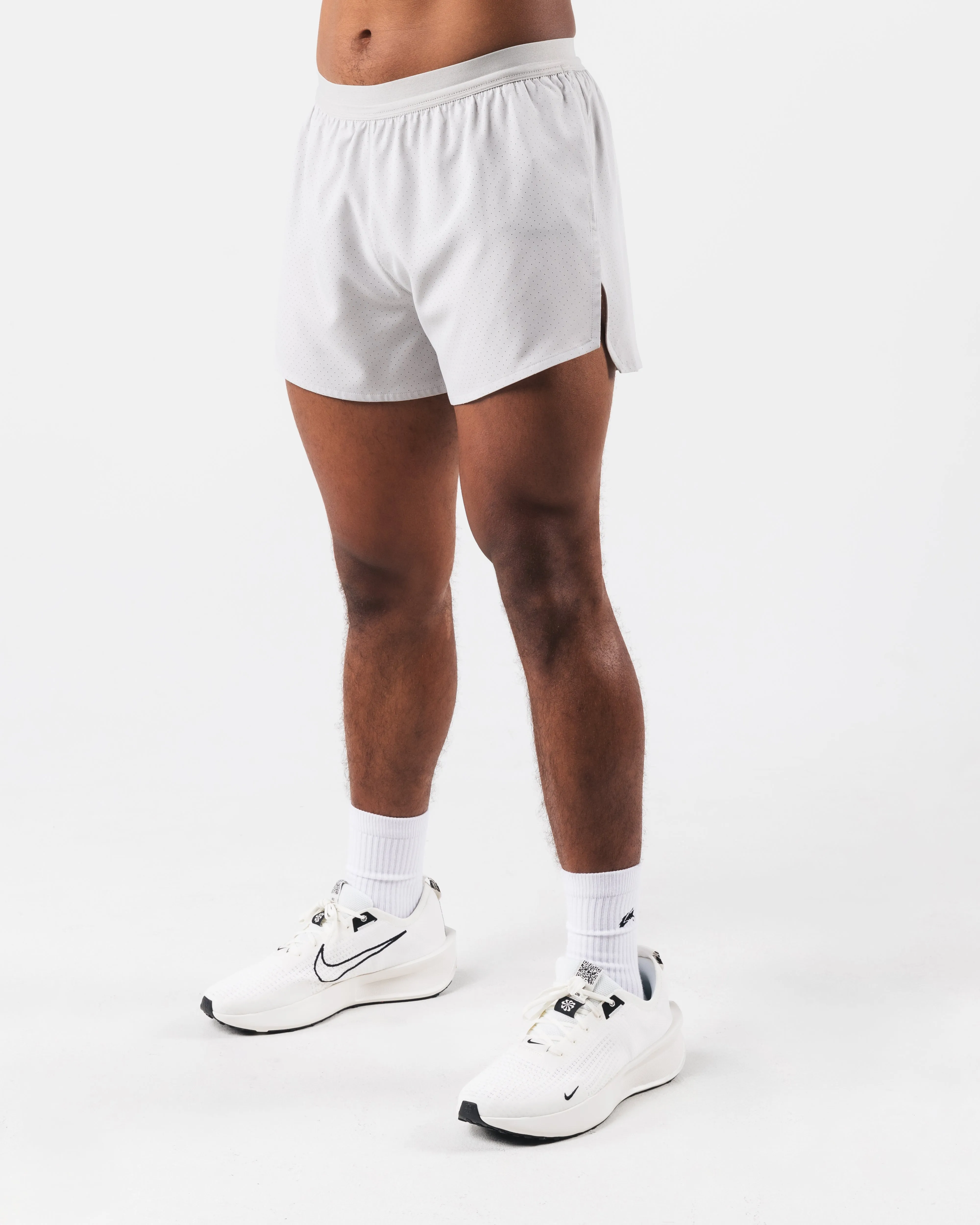 Alphalete Zero Classic Short - Light Grey