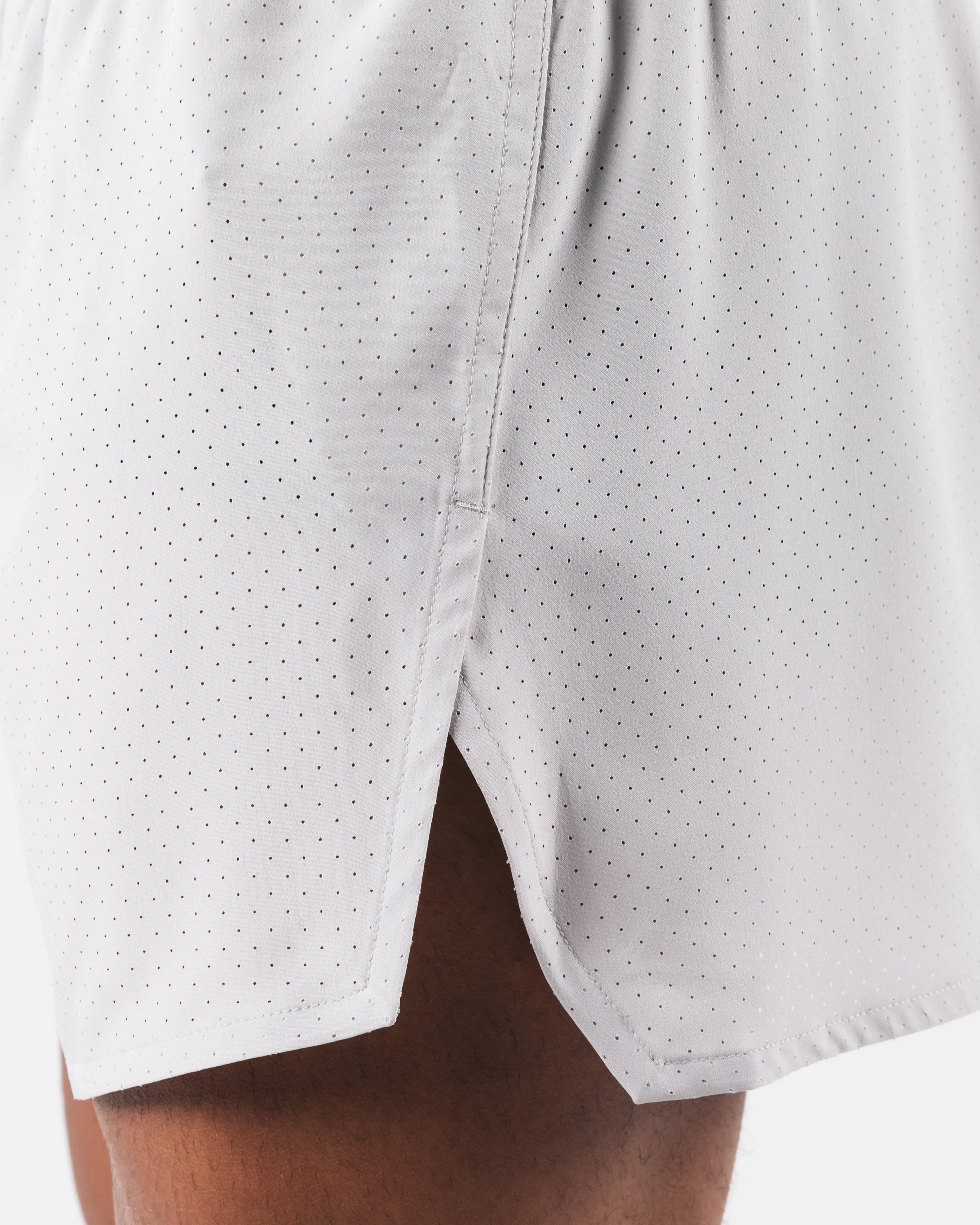 Alphalete Zero Classic Short - Light Grey