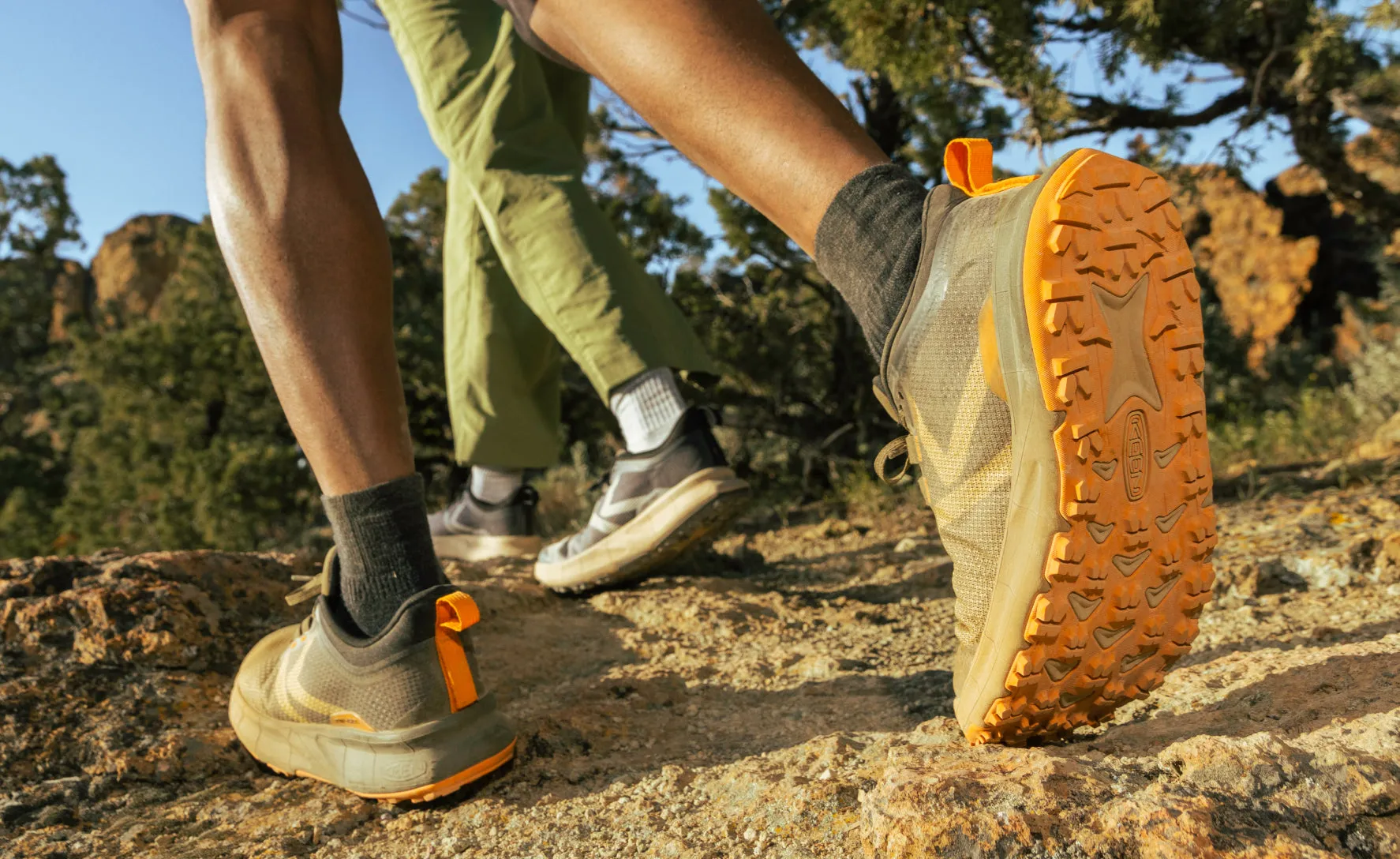 Keen Men's 450 Dirt Hiking Shoe  |  Light Curry/Orange Pepper