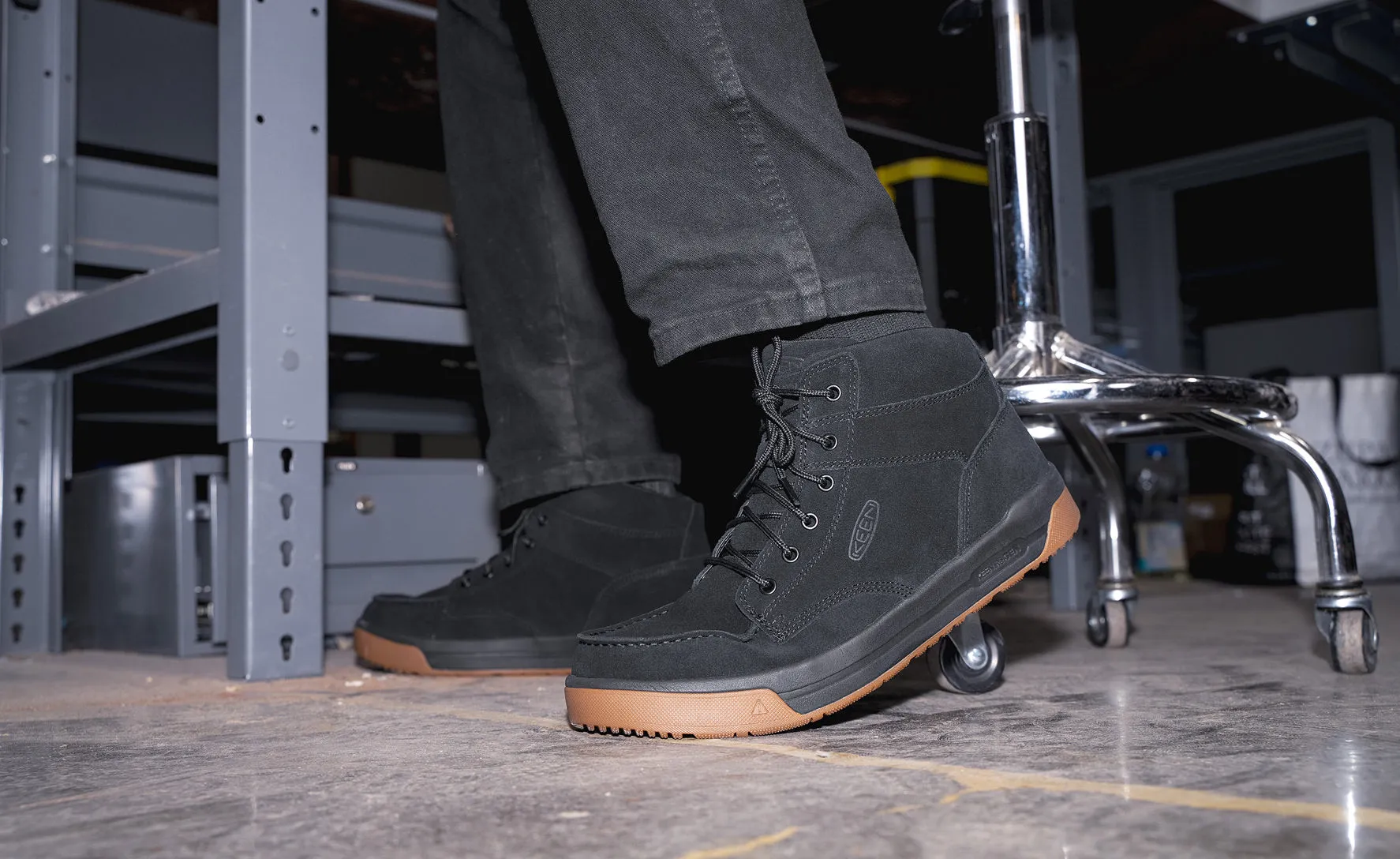 Keen Men's Gibson Boot (Soft Toe)  |  Black/Gum