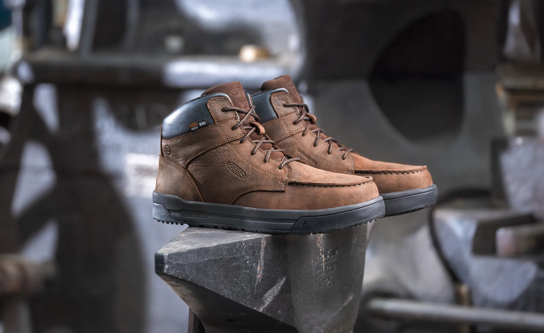 Keen Men's Gibson ESD Boot (Carbon Toe)  |  Cascade Brown/Black