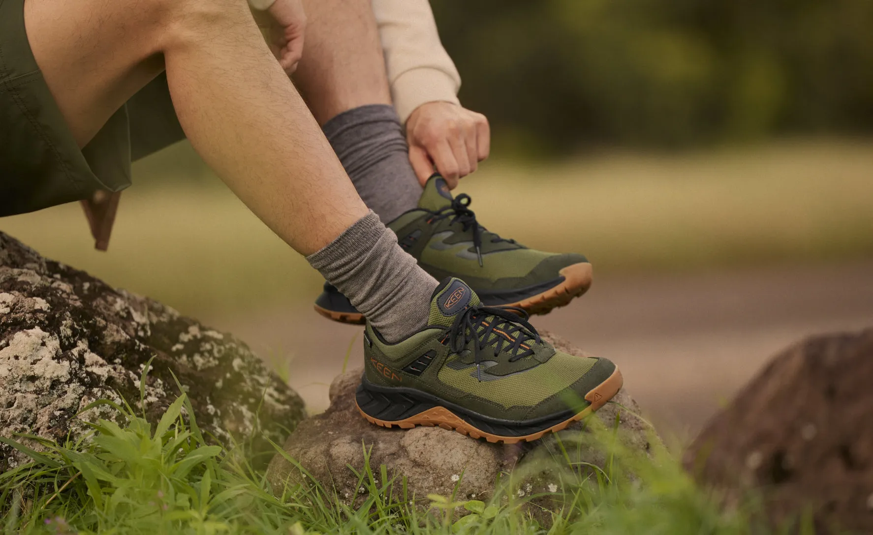 Keen Men's Hightrail Waterproof Hiking Shoe  |  Winter Moss/Gold Flame