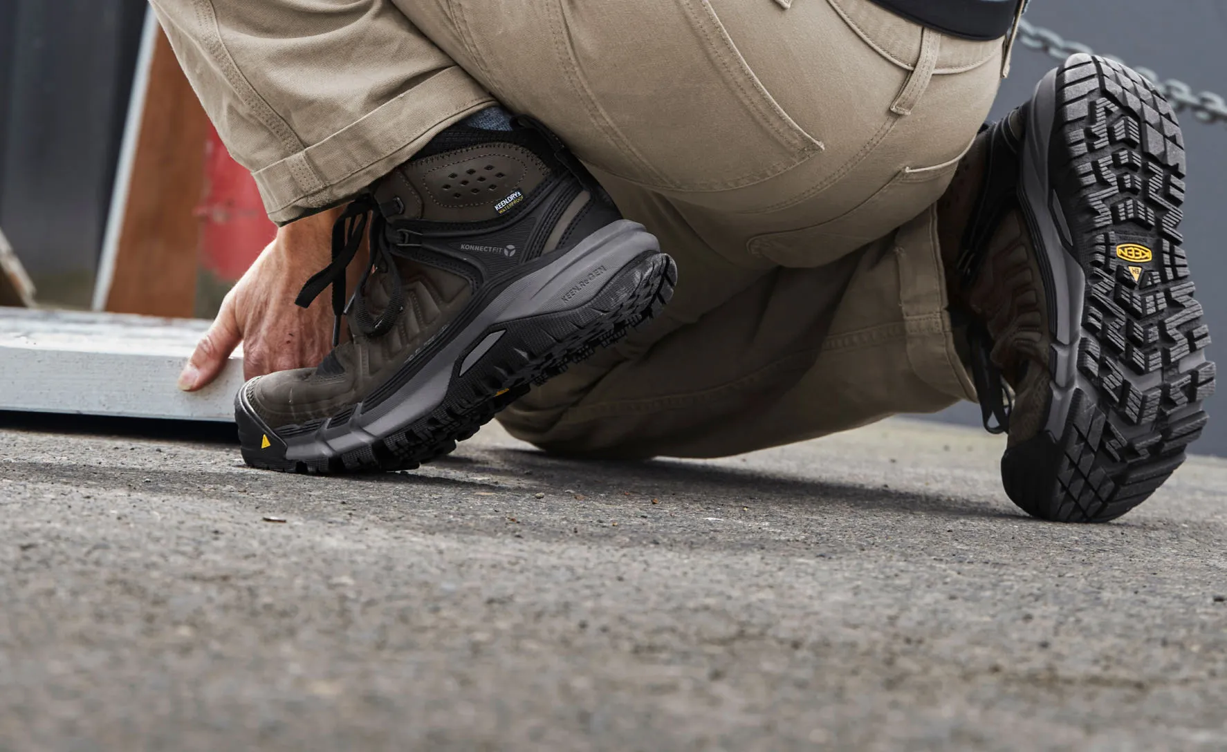 Keen Men's Kansas City  Waterproof Mid (Carbon Toe)  |  Coffee Bean/Black