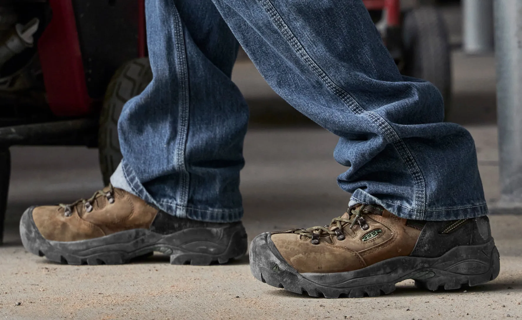 Keen Men's Pittsburgh Energy 6" Waterproof Boot (Carbon Toe)  |  Cascade Brown/Greener Pastures