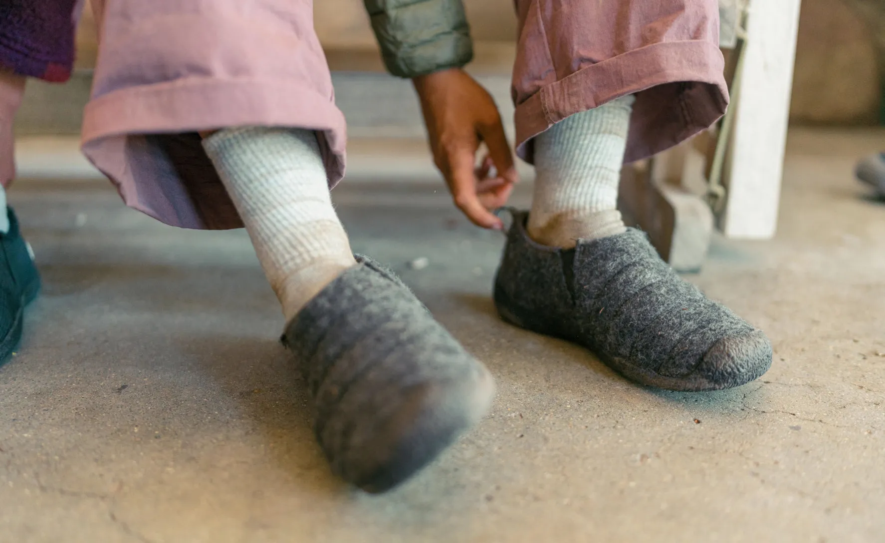 Keen Women's Howser II  |  Grey Felt/Black
