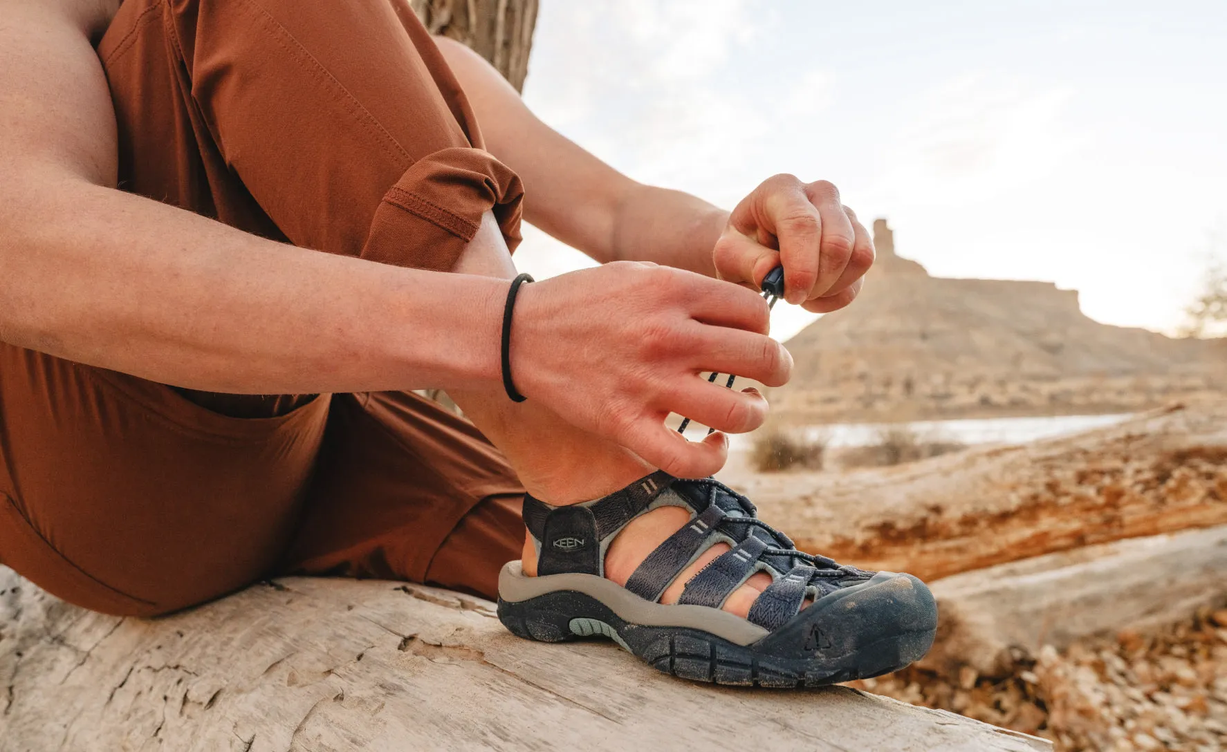 Keen Women's Newport H2  |  Navy/Magnet