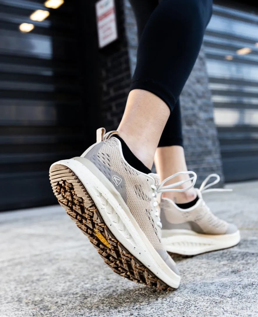 Keen Women's WK400 Walking Shoe  |  KEEN Yellow/Black