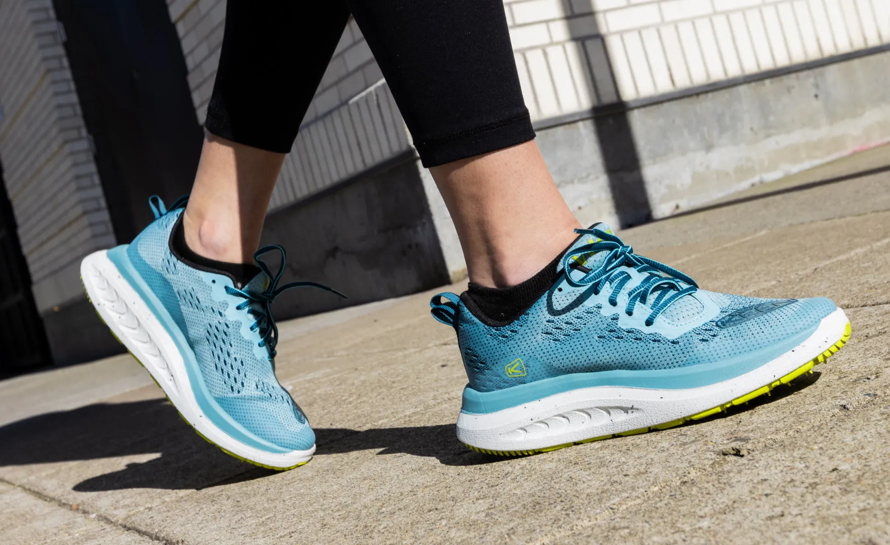 Keen Women's WK400 Walking Shoe  |  KEEN Yellow/Black